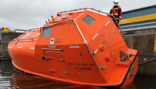 Tests after the incident established that even very small movements from two people onboard affected the size of the list. Image: SHK Image:Tests after the incident established that even very small movements from two people onboard affected the size of the list. Image: SHK