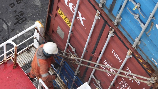 Operators that don't comply with the lashing clause will face hefty fines. Picture: Wikimedia Commons Image:Operators that don't comply with the lashing clause will face hefty fines. Picture: Wikimedia Commons