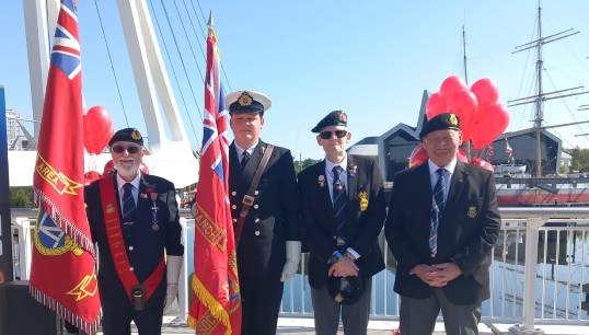 Seafarer representatives at the unveiling of the plaque Image:Seafarer representatives at the unveiling of the plaque