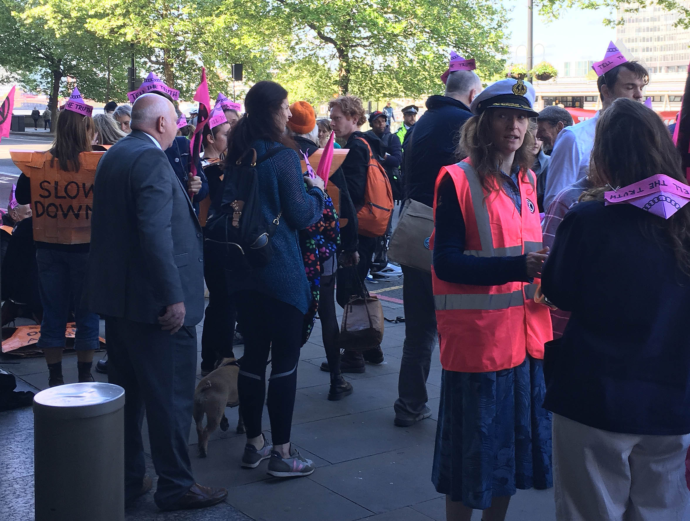 Image: climate change protesters outside IMO