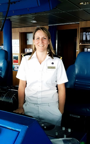 lydia_hutchinson_falklands_maritime_officer.jpg lydia_hutchinson_falklands_maritime_officer.jpg