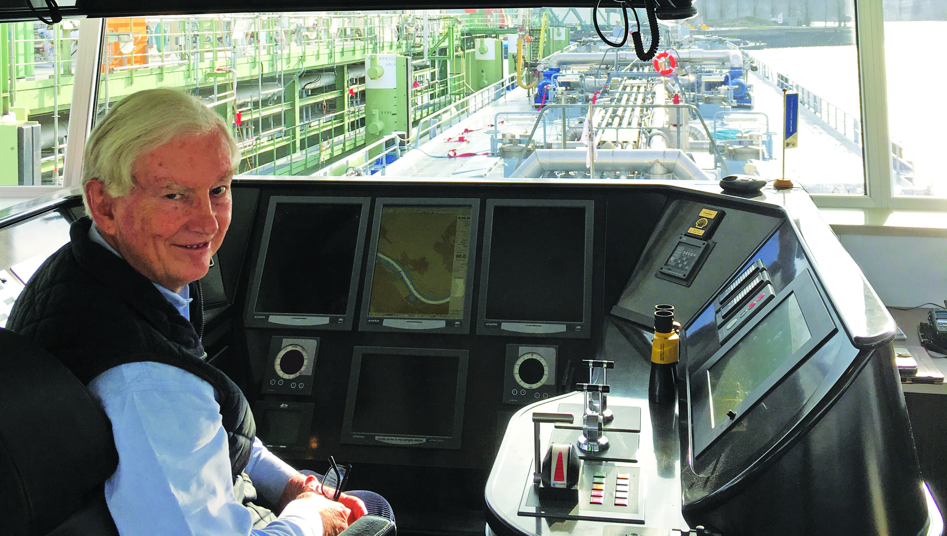 John Lang during his barge trip on the Rhine. Image:John Lang during his barge trip on the Rhine.