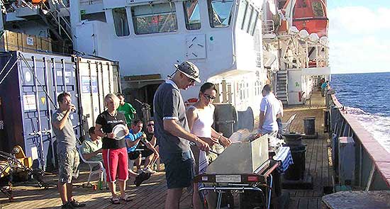 wellbeing_offshore_bbq_onboard_researchvessel_web_insert.jpg