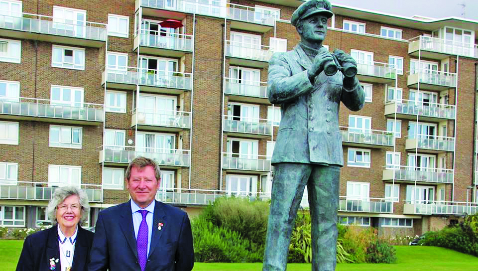 Image:Jean and her son Ian Hunter at the Dover Merchant Navy war memorial for which Jean campaigned.