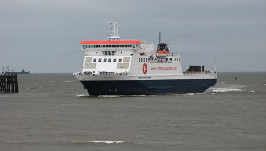 Image:Isle of Man Steam Packet Company ferry Ben-my-Chree approaching the entrance of Heysham Harbour. Image: Wikimedia Commons file pic 