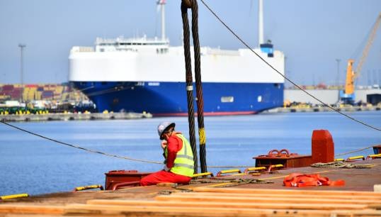 Don't be scammed: demanding a recruitment fee is illegal under the Maritime Labour Convention. Channels for seafarers to find jobs without paying fees, as well as opportunities for them to report incidents can currently be done via the International Transport Workers' Federation. Image: Danny Cornelissen Image:Don't be scammed: demanding a recruitment fee is illegal under the Maritime Labour Convention. Channels for seafarers to find jobs without paying fees, as well as opportunities for them to report incidents can currently be done via the International Transport Workers' Federation. Image: Danny Cornelissen