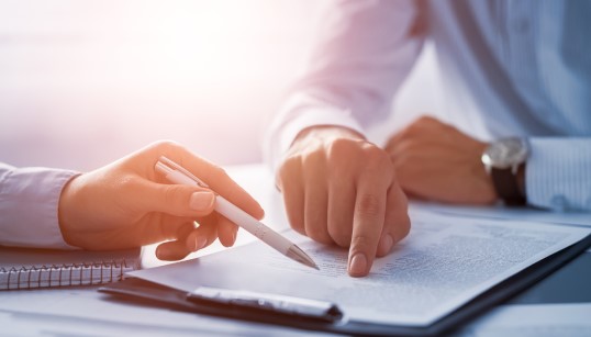 Image:Check  your contracts. Image: Getty Images / Scyther5