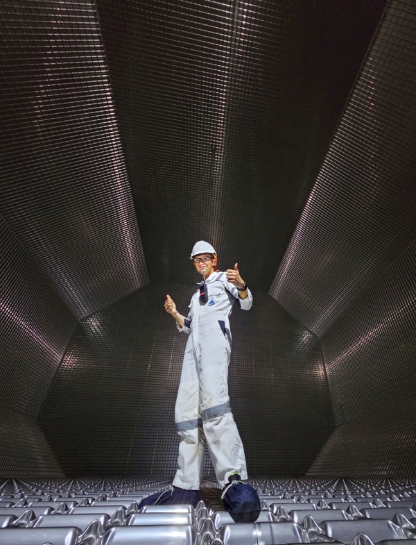 joe_furness_the_sailor_inside_LNG_tank_web_x660px_insert.jpg joe_furness_the_sailor_inside_LNG_tank_web_x660px_insert.jpg