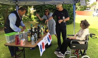 Nautilus head of welfare and care Andrew Jones sets up the Win a Bottle competition. Image:Nautilus head of welfare and care Andrew Jones sets up the Win a Bottle competition.